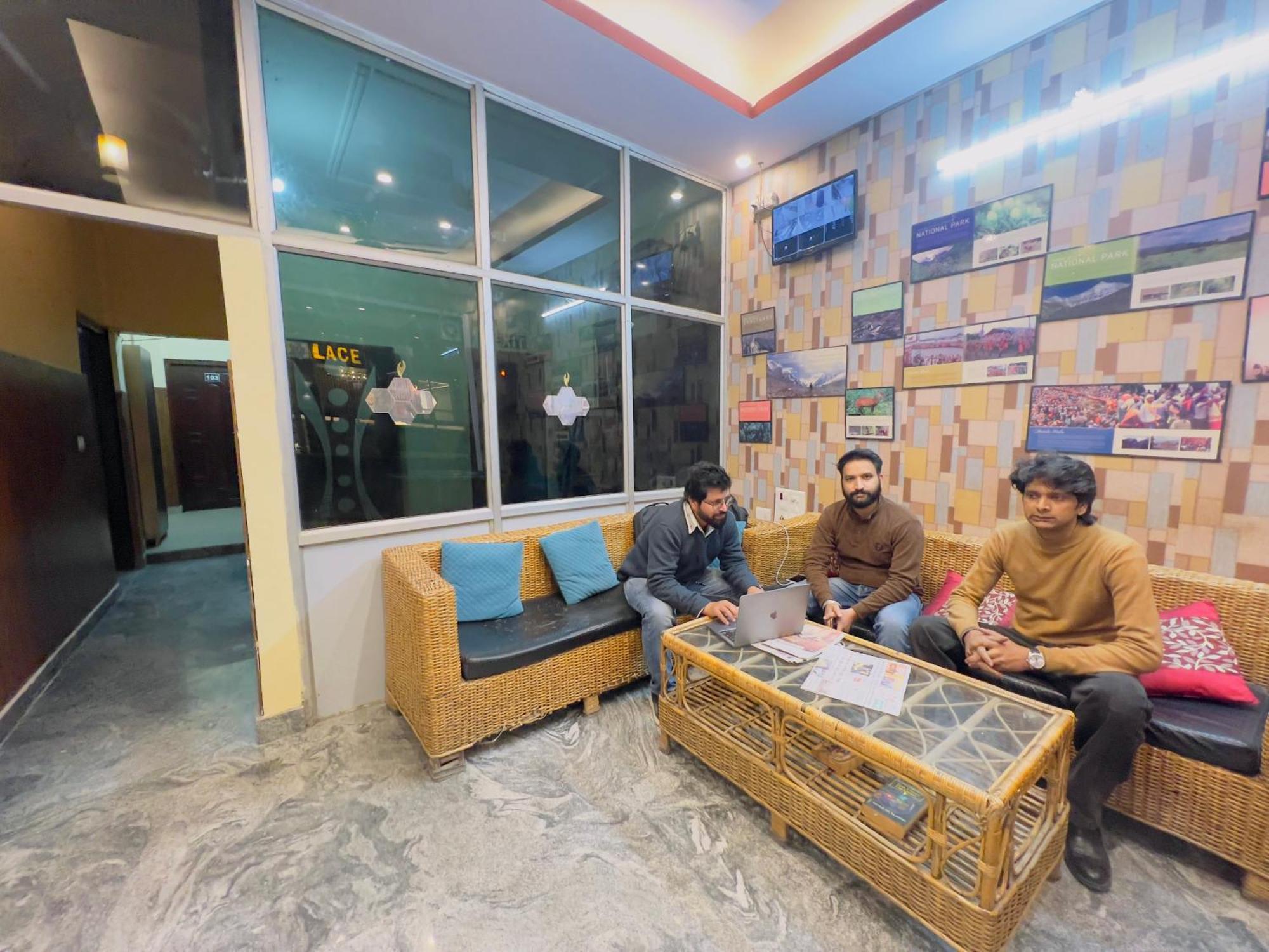 Bhagirathi By Restay Hotels ริชิเคช ภายนอก รูปภาพ