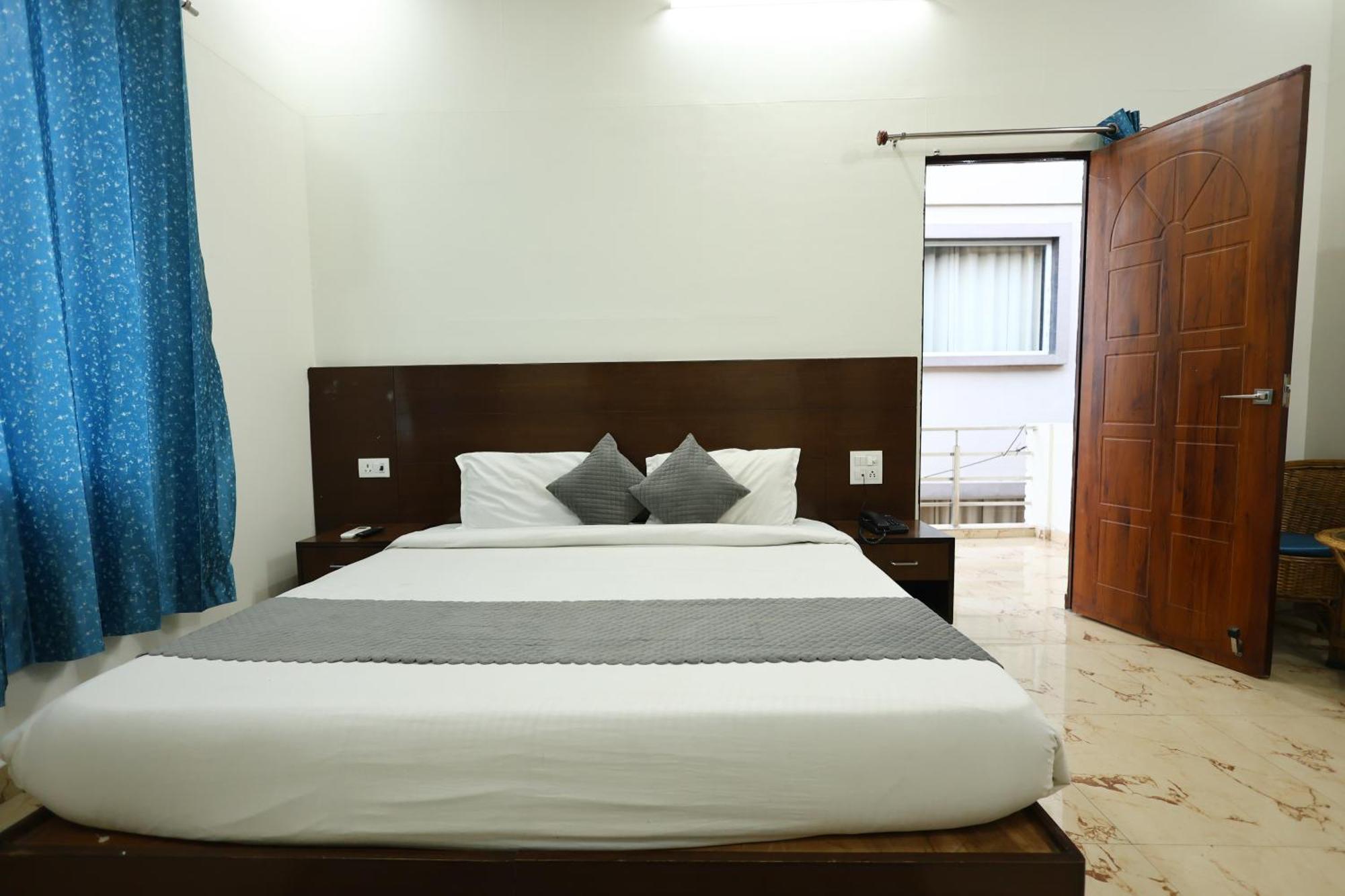 Bhagirathi By Restay Hotels ริชิเคช ภายนอก รูปภาพ