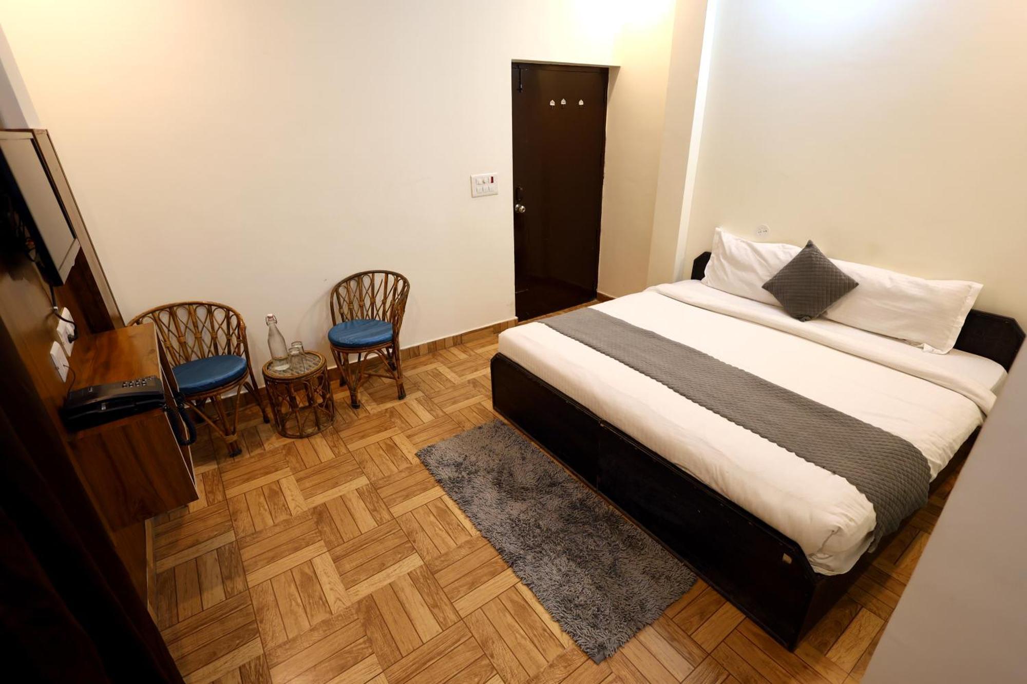 Bhagirathi By Restay Hotels ริชิเคช ภายนอก รูปภาพ