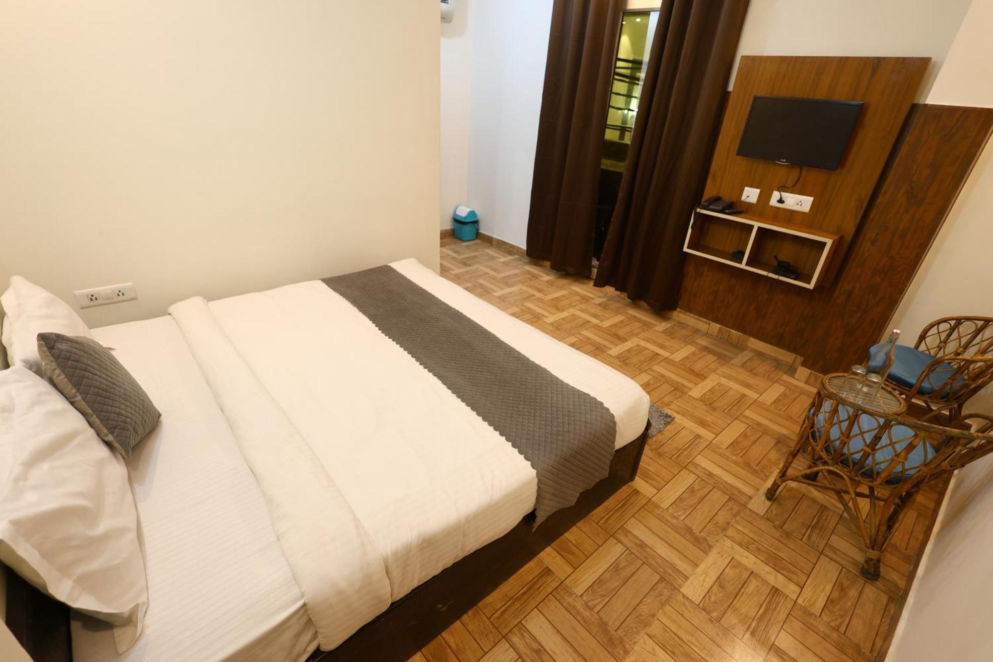 Bhagirathi By Restay Hotels ริชิเคช ภายนอก รูปภาพ