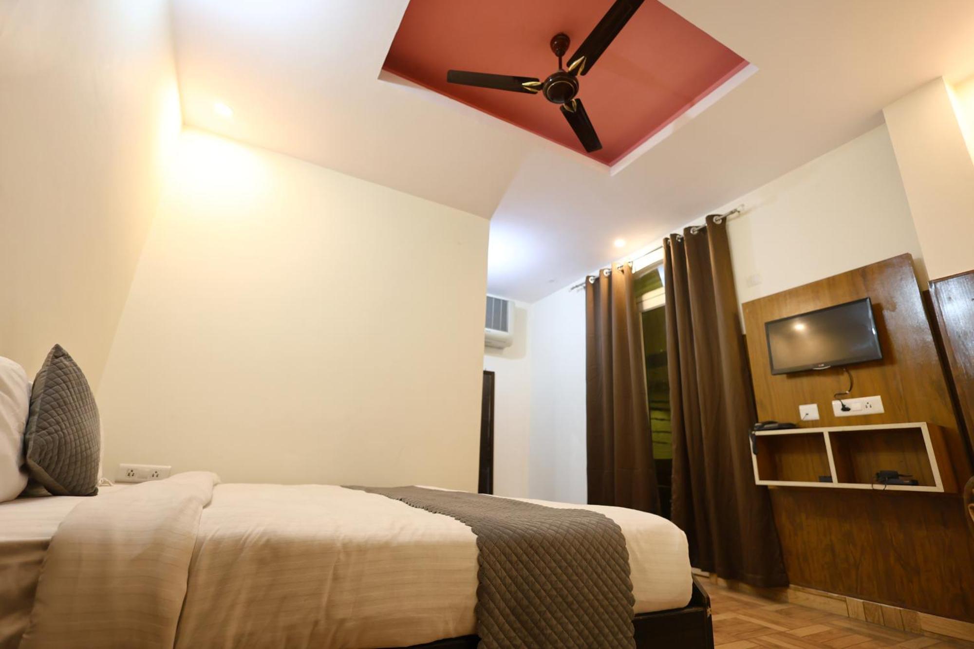 Bhagirathi By Restay Hotels ริชิเคช ภายนอก รูปภาพ