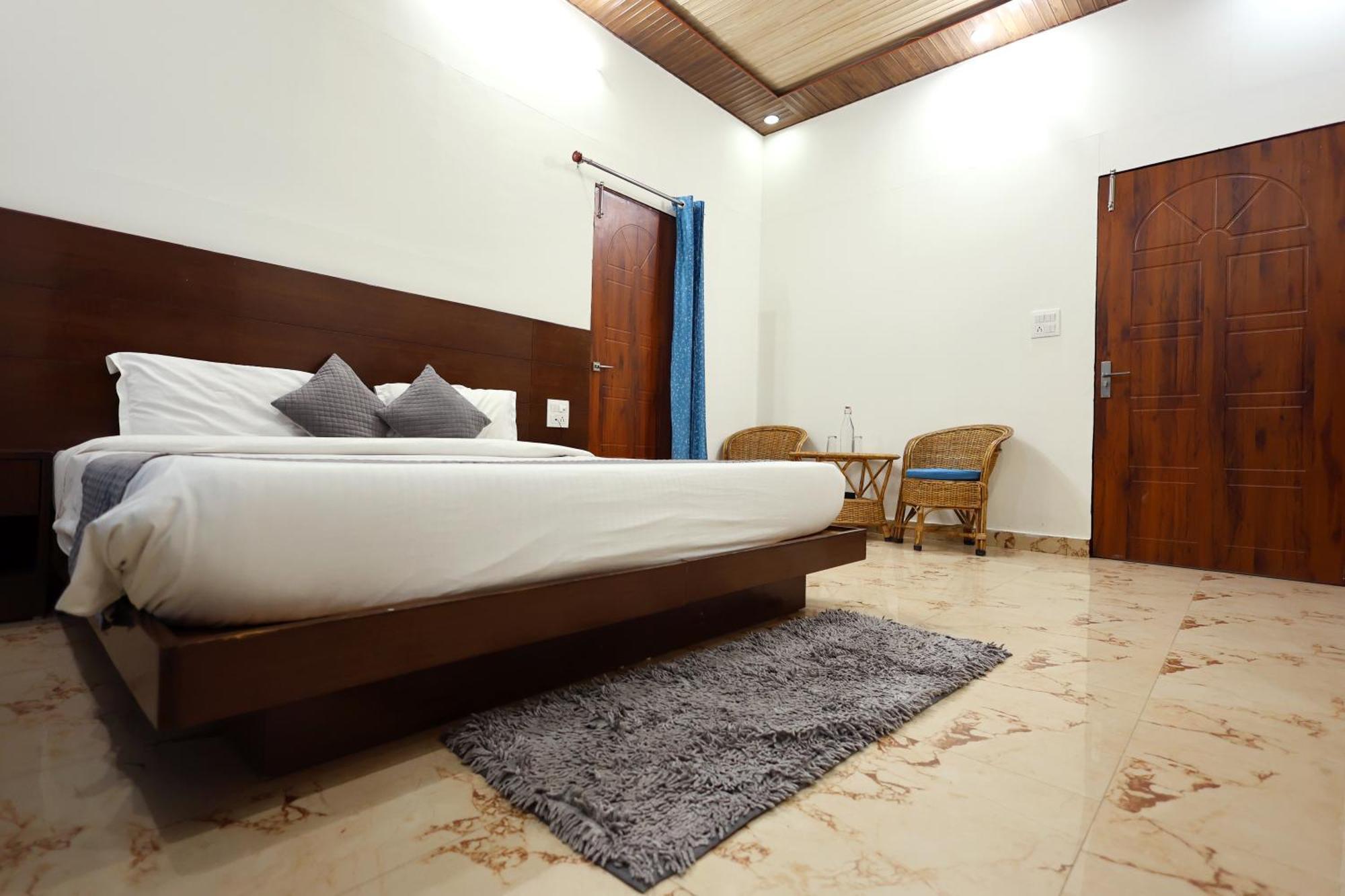 Bhagirathi By Restay Hotels ริชิเคช ภายนอก รูปภาพ